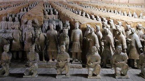 吃瓜群众去墓地,一场意外揭开的人间百态