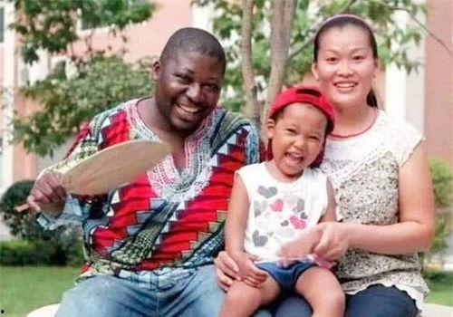 黑人女孩吃辣腌瓜,黑人女孩的独特味蕾之旅